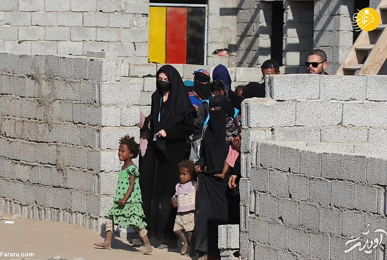 اندوه آنجلینا جولی در میان خانوادههای آواره یمنی/ عکس